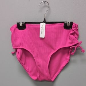 NWT La Vie en Rose Vibrant Pink Bikini Bottom. Size Medium